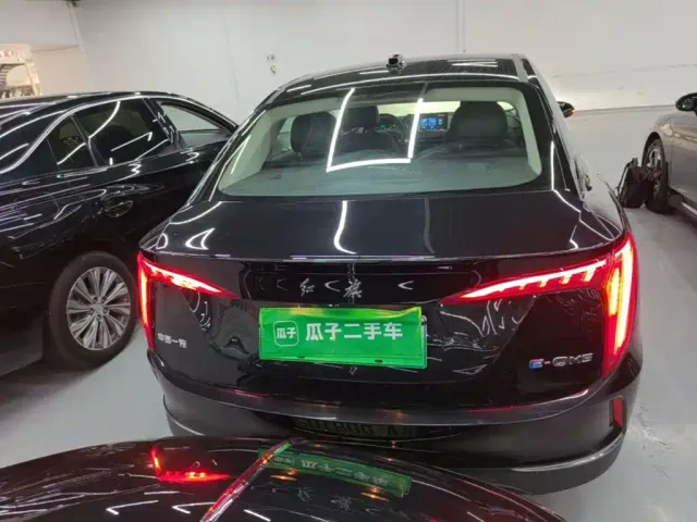 Hongqi E-QM5 — Фото автомобиля 5