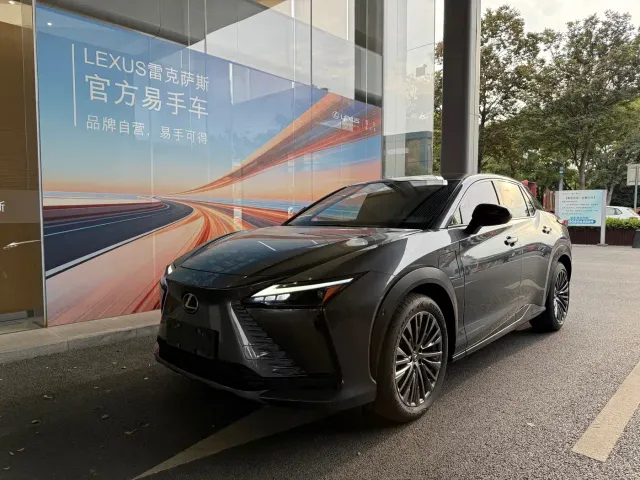 Фотография автомобиля — Lexus RZ