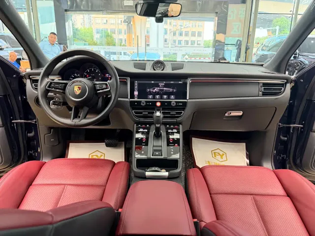 Porsche Macan — Фото автомобиля 13