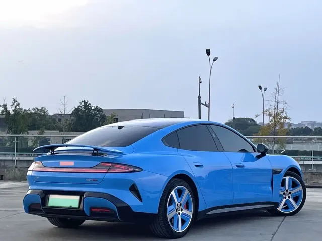 Xiaomi SU7 — Фото автомобиля 9