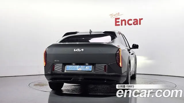 Kia EV4 — Фото автомобиля 4
