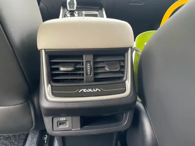 Dongfeng Yixuan MAX — Фото автомобиля 10