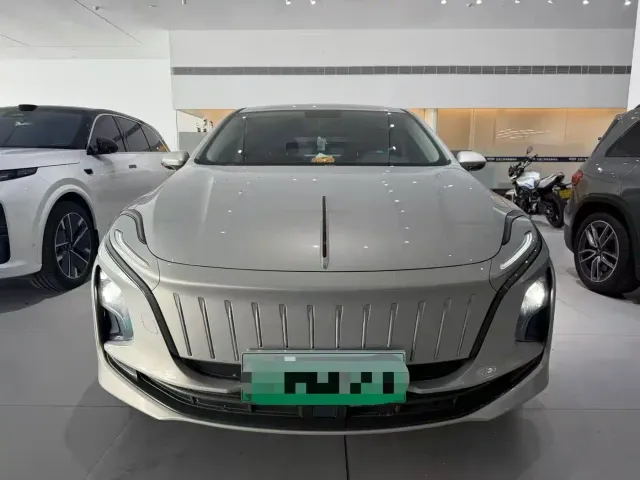 Hongqi E-QM5 — Фото автомобиля 2
