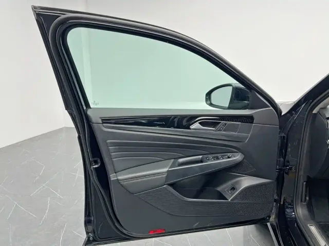 Volkswagen Passat — Фото автомобиля 14