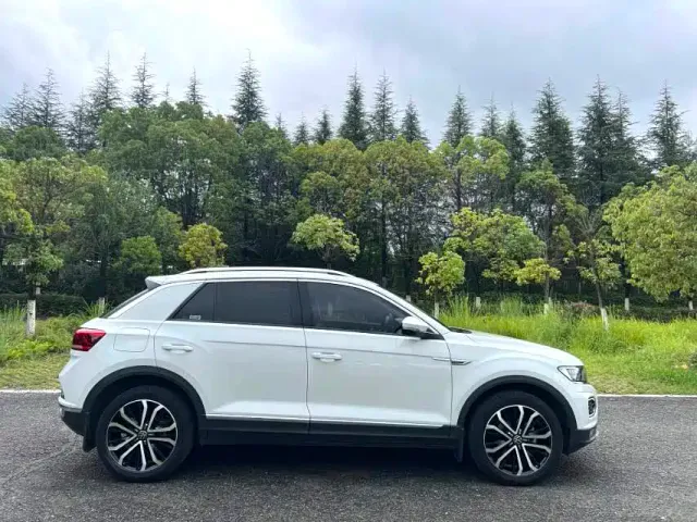Volkswagen T-Roc — Фото автомобиля 4