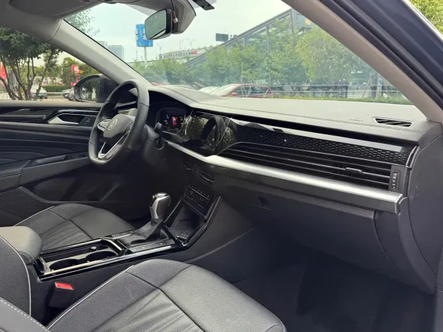 Volkswagen Passat — Фото автомобиля 13