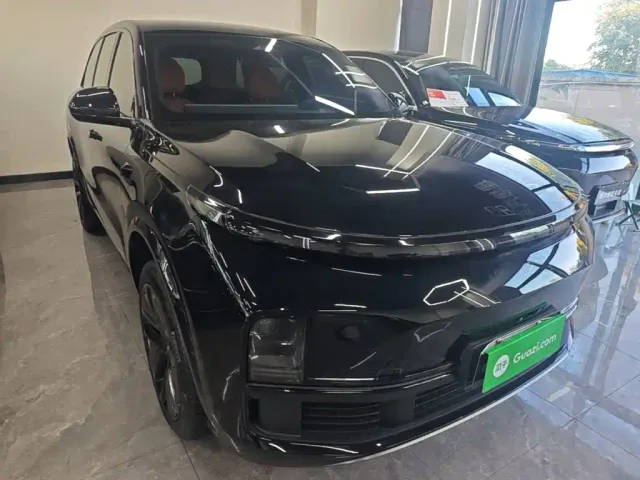 Li Auto L8 — Фото автомобиля 3