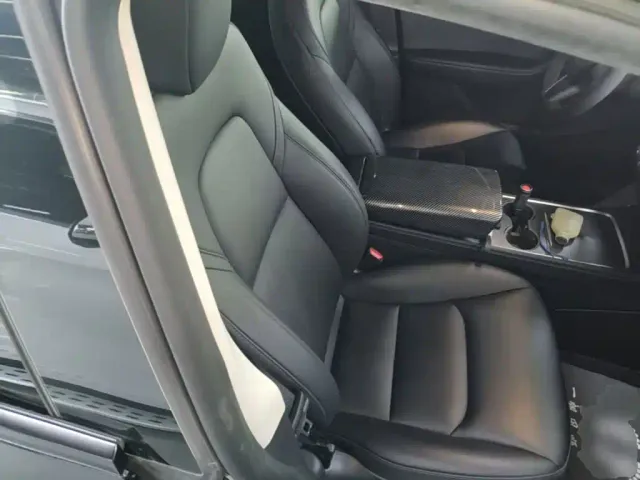 Tesla Model Y — Фото автомобиля 24