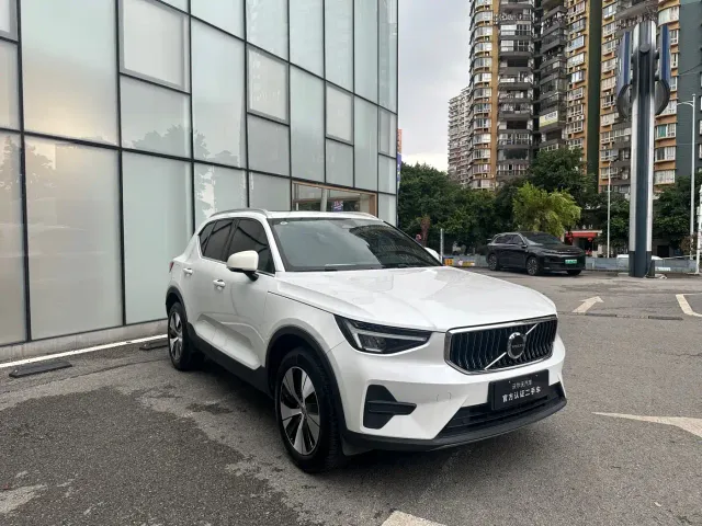 Volvo XC40 — Фото автомобиля 3