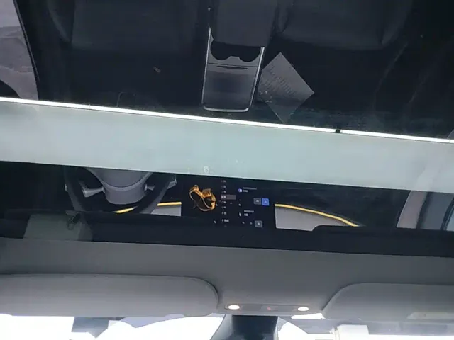 Tesla Model Y — Фото автомобиля 17