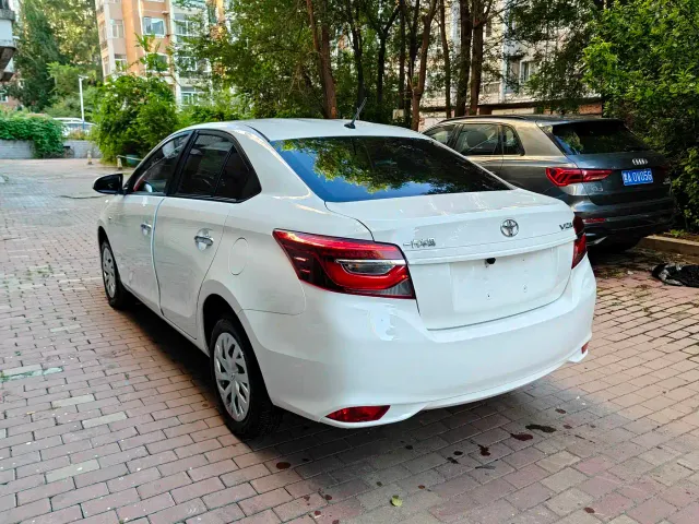 Toyota Vios — Фото автомобиля 5
