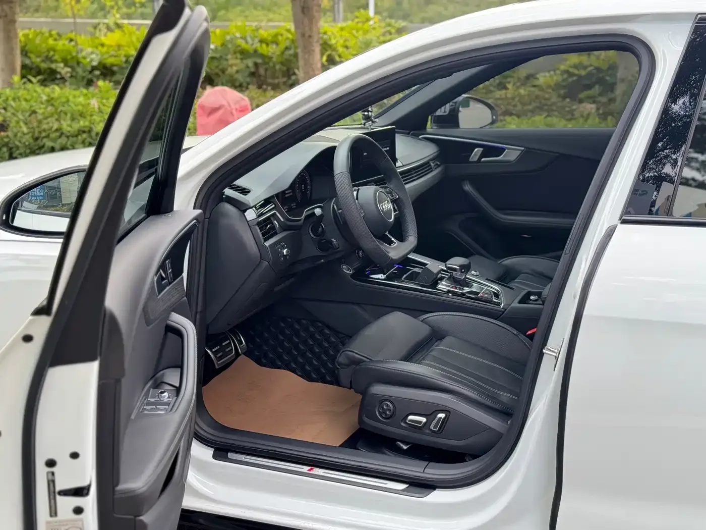 Audi Audi A4L 2024 40 TFSI Luxury Dynamic — Фото автомобиля 4