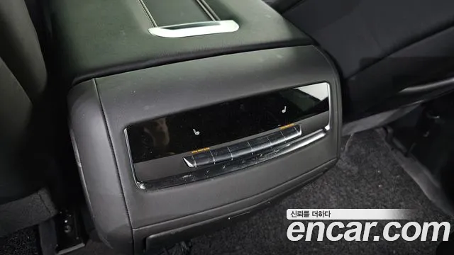 Cadillac Escalade — Фото автомобиля 18