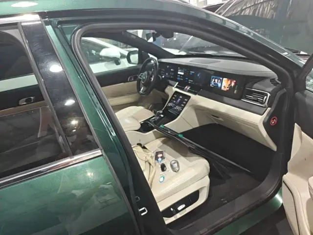 Li Auto ONE — Фото автомобиля 8