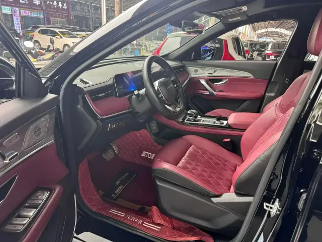 Jetour Jetour X70 PLUS 2023 1.6T DCT Champion PRO 7-seater — Фото автомобиля 4