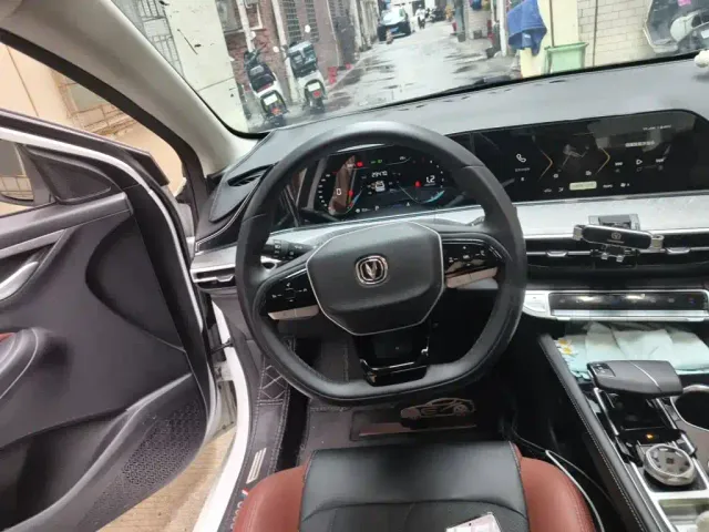 Changan Eado — Фото автомобиля 2