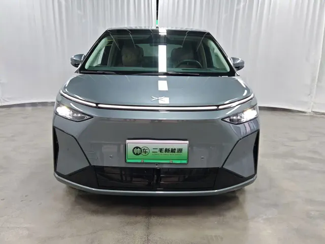 Xpeng X9 — Фото автомобиля 2