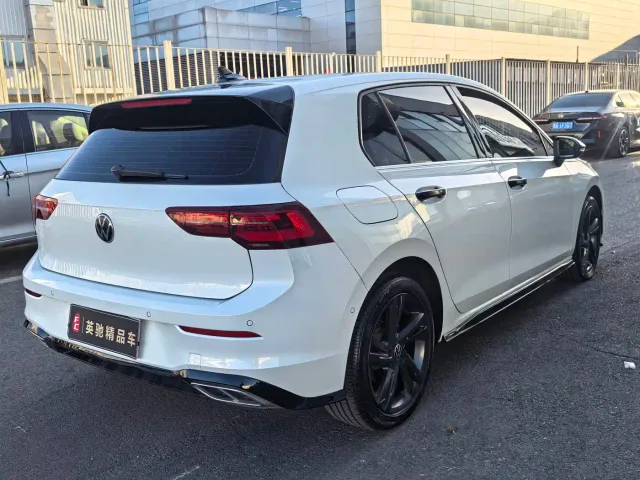 Volkswagen Golf — Фото автомобиля 4