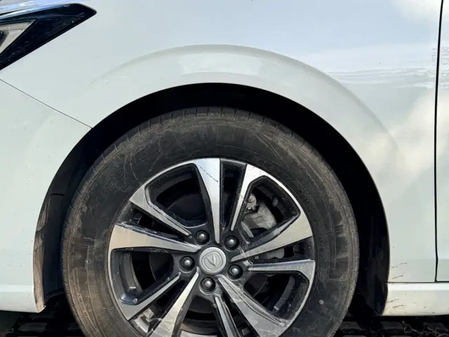 Changan Eado — Фото автомобиля 18