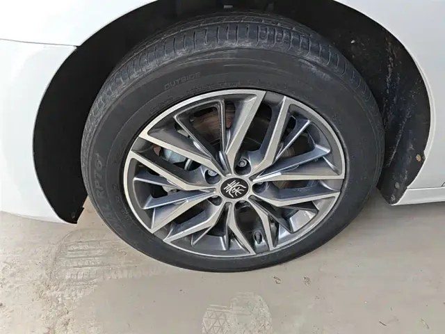 BYD Qin PLUS — Фото автомобиля 22