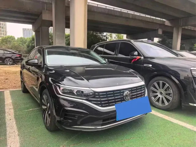 Volkswagen Passat — Фото автомобиля 3