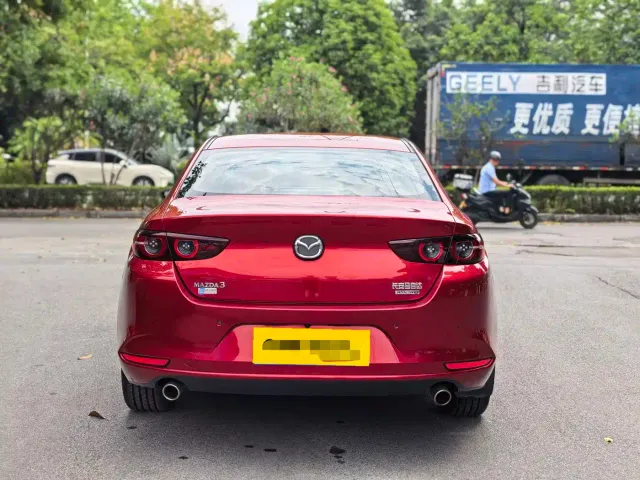 Mazda Axela — Фото автомобиля 9