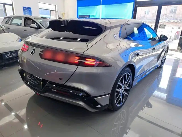 Denza Z9GT — Фото автомобиля 6