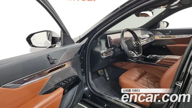 BMW 7-Series — Фото автомобиля 10