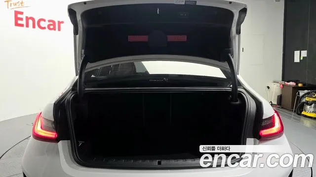 BMW 3-Series 3 серия (G20) 320i M Sport — Фото автомобиля 16