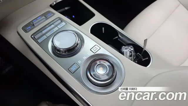 Genesis GV70 — Фото автомобиля 12