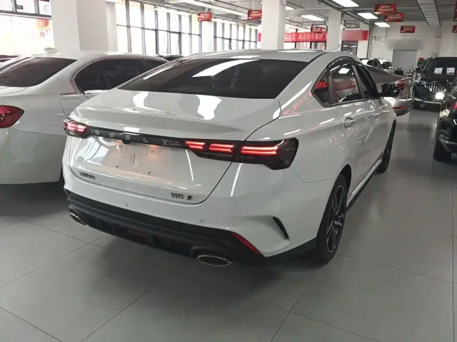 Geely Binrui — Фото автомобиля 5