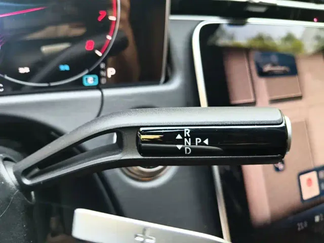 Mercedes-Benz E-Class — Фото автомобиля 9
