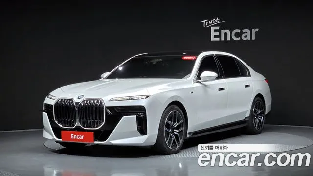 BMW 7-Series 7 серия (G70) 740i xDrive M Sport — Фото автомобиля 11