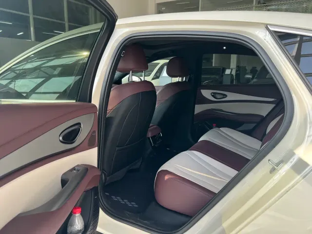 BYD Seal 07 DM-i — Фото автомобиля 5
