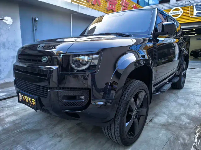 Фотография автомобиля — Land Rover Defender