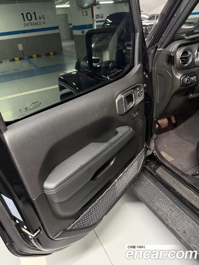 Jeep Wrangler Wrangler (JL) 2.0 Overland 4 двери — Фото автомобиля 20