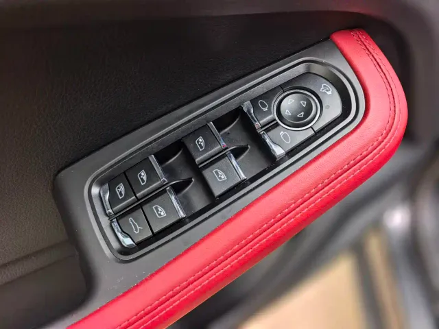 Porsche Macan — Фото автомобиля 5