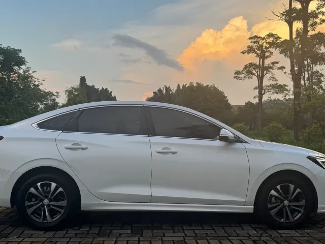Changan Eado — Фото автомобиля 23
