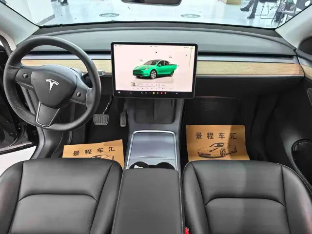 Tesla Model Y — Фото автомобиля 5