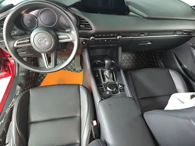 Mazda Axela — Фото автомобиля 5