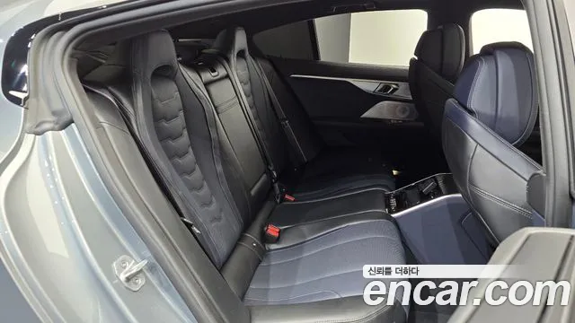BMW 8 Series G15 — Фото автомобиля 11
