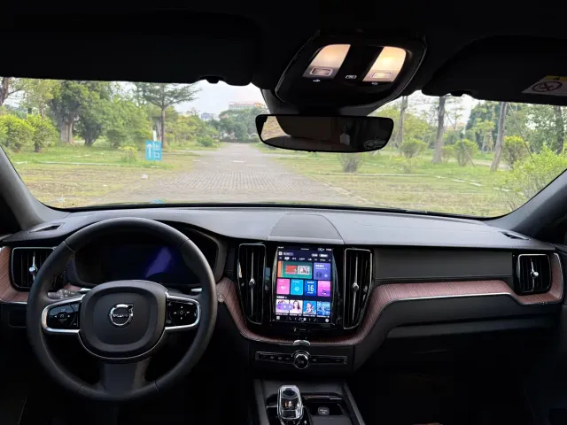 Volvo XC60 — Фото автомобиля 15