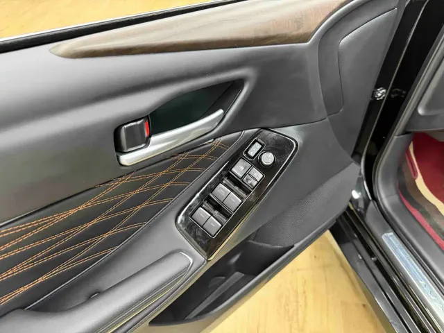Toyota Avalon — Фото автомобиля 7