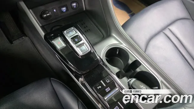 Hyundai Sonata — Фото автомобиля 12