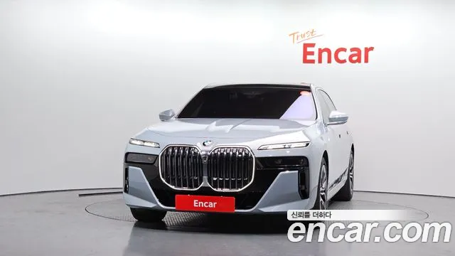 BMW 7-Series 7 серия (G70) 740i xDrive M Sport — Фото автомобиля 2