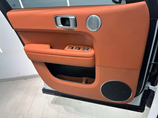 Li Auto Li Auto L6 2025 Pro Smart Renewal Edition — Фото автомобиля 14