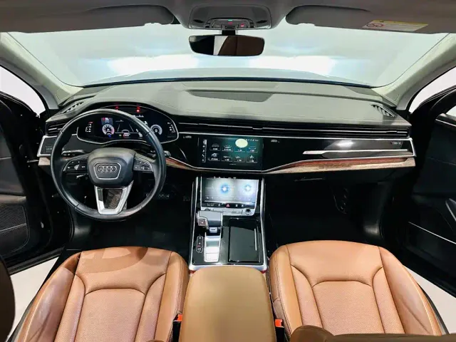 Audi Q7 — Фото автомобиля 7