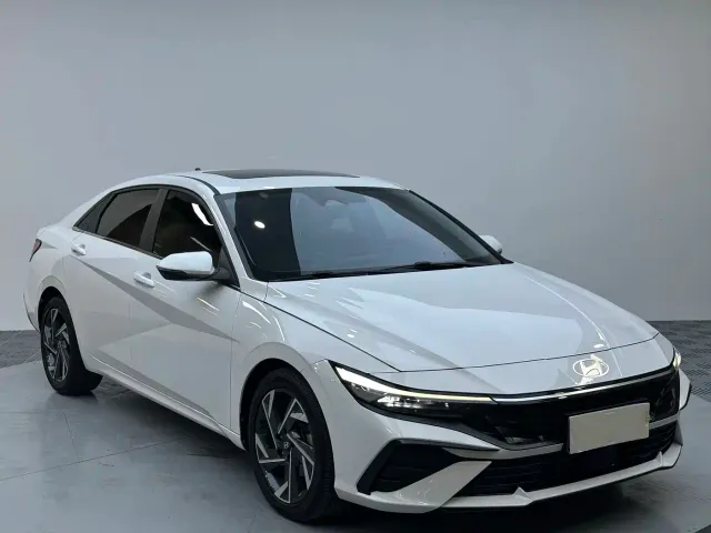 Hyundai Elantra — Фото автомобиля 3
