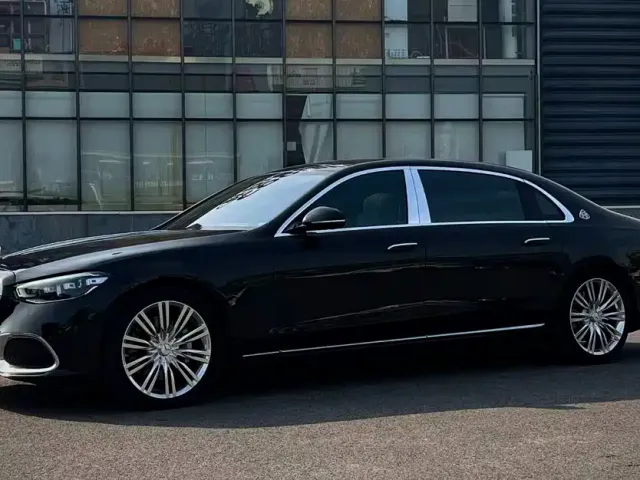 Фотография автомобиля — Mercedes-Benz Maybach S-Class
