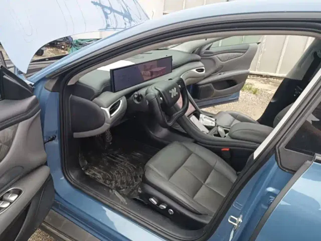 IM Motors L6 — Фото автомобиля 15